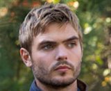 Alex Roe Photo