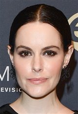 Emily Hampshire Photo