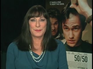 Anjelica Huston (50/50) - Interview