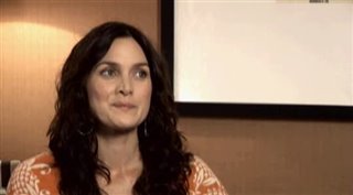 CARRIE-ANNE MOSS (FIDO) - Interview