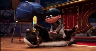 DESPICABLE ME 4 Clip - Honey badger attacks