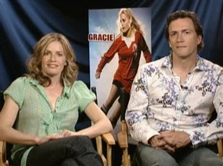 Elisabeth Shue & Andrew Shue (Gracie)