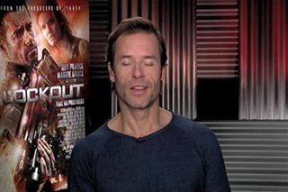 Guy Pearce (Lockout)