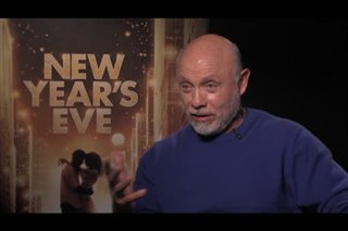 Hector Elizondo (New Year's Eve)