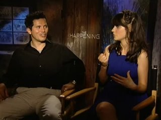 John Leguizamo & Zooey Deschanel (The Happening)