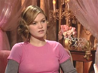 JULIA STILES