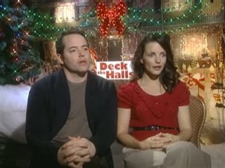 MATTHEW BRODERICK & KRISTEN DAVIS (DECK THE HALLS)