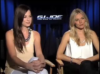 Rachel Nichols & Sienna Miller (G.I. JOE: The Rise of Cobra)