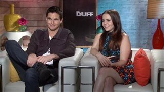 Robbie Amell & Mae Whitman (The DUFF)