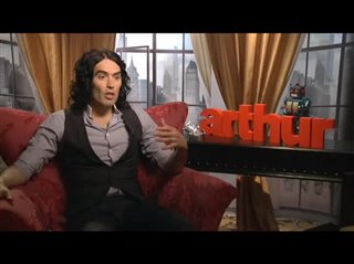 Russell Brand (Arthur)