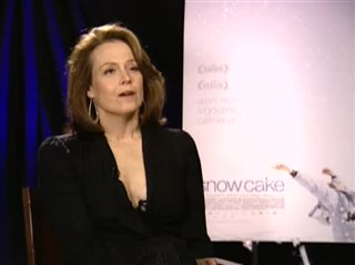 SIGOURNEY WEAVER (SNOWCAKE)